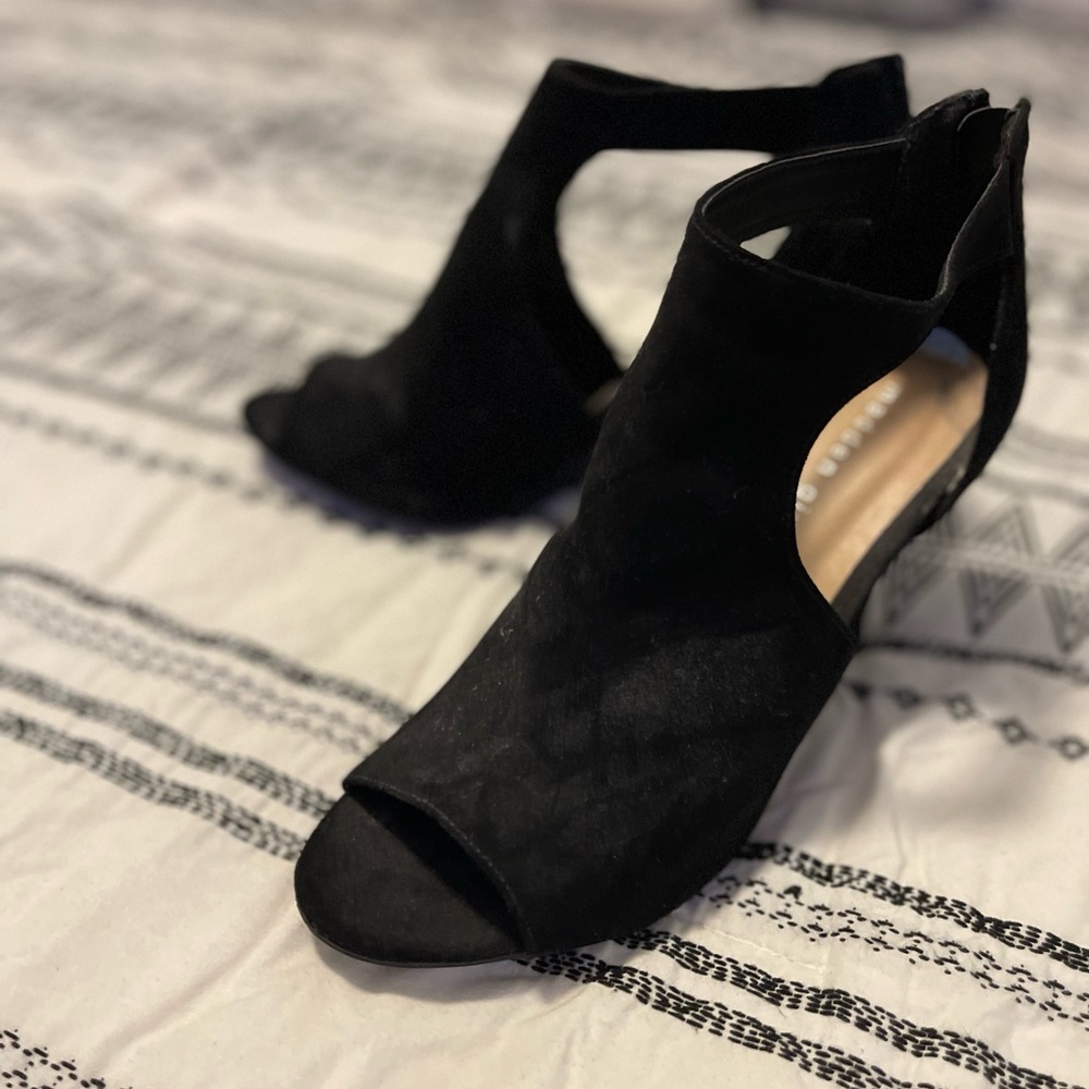 Cute peep toe bootie
